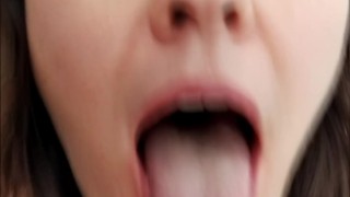 Делаю фистинг глотки, в тот момент когда в соседних примерочных люди
