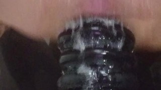 アナルに異形ディルド　高速ピストン　ローション