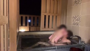 温泉旅館の露天風呂ねっとりsex動画の流出 パイズリ手コキでドМイケメン男をイかせる痴女がえろすぎる。 日本人素人個人撮影 - えむゆみカップル 