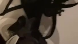 Ma copine veut que je mette du sperme dans sa culotte
