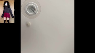 【女装】私服〇学生が天井の電球を取り換え、逆さ撮りで可愛い白パンチラ！