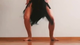 Dancing feet titts and ass baile solo en casa mira como muevan mis pies