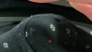 日本人のパンツ越しオナニー。我慢汁が染みて糸を引く。パンツ内射精