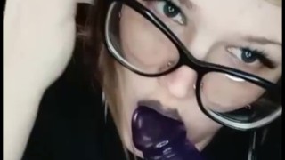 Your thiccc little step sister shows you exactly what she wants