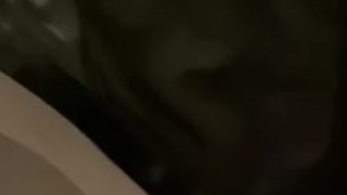 Je me branle avec une culotte noir autour de ma bite
