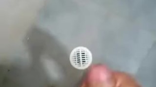 Rika leche en el baño