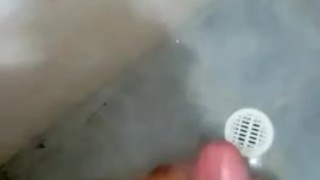 Rika leche en el baño