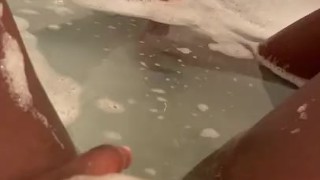 Bathtub Pussy
