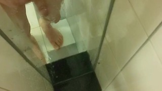 鏡におしっこをかけちゃおう！