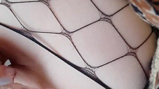 Кончаю в костюме шлюхи