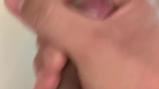 POV me MASTURBE y llené de SEMEN el teléfono de mi PADRASTRO