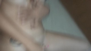 Me monto y despues me pone en 4 hasta terminar los dos juntos.
