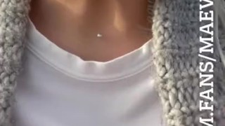 Maevaa Sinaloa - Je me gode la chatte en public
