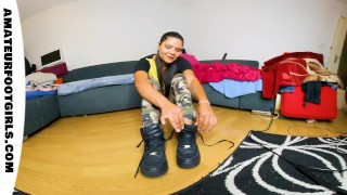 VR 3D Shoe Play Shoeplay Crush Girl Feet Socks Girl Shoes Dangling Dipping Virtual Reality VR
