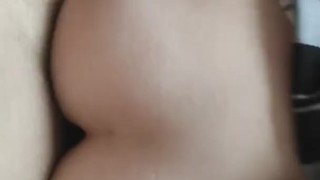 2021 Romantic Doggy Fuck شرموطة هيجانة ترج في طيزها وتحك كسها في زبر عشيقها لحد ما يجيبهم على خرم طي