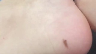 O meu noivo não quis beijar os meus pés? Você quer?