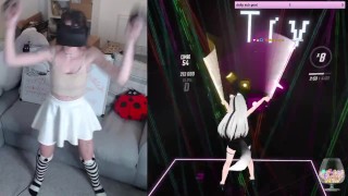 GAMER GIRL GETTING FUCKED BY A BEAUTIFUL BEAT SABER MAP
