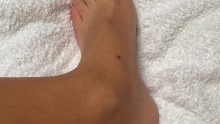 British tanned boy jerks off and nuts on his feet (HOT CUMSHOT ON FOOT)