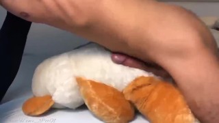 ME FOLLO EL PELCHE Y LO LLENO DE LECHE