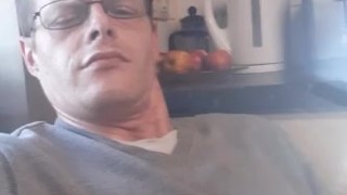 Kitchen quickie before get caught