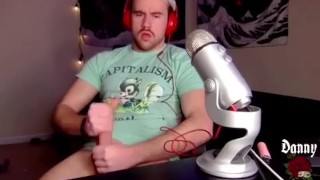 Tiktok Hottie Cums on Himself