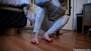 Sexy Girly Feet Long Bare Toenails
