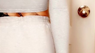 Vero Tinkler n’arrive pas a se rendre a la toilette ! 
