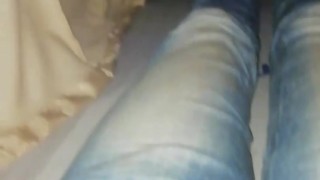Tik Tok: Crazy travel girl Angel Fowler masturbating right in the bus