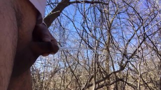 Outdoor pissing 