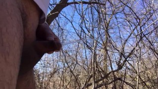 Outdoor pissing 