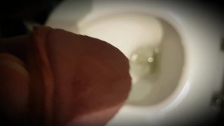 Gewoon heerlijk plassen - StraightdoesBi