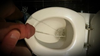 Gewoon heerlijk plassen - StraightdoesBi