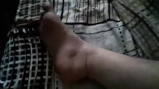 Артем сам себе дрочит ногами лижет ноги self suck autofellatio self footjob