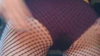 Ass shake in fishnets 