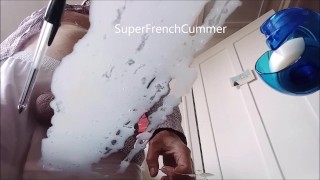 Au bureau trop excité grosse ejac plus de 20 jets