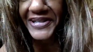 lip balm demo sucking, suction, smooth lips moisturized