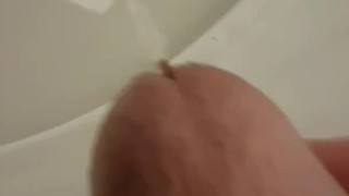 Van heeeeel dichtbij het plassen gefilmd - StraightdoesBi