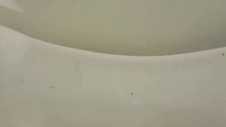 Van heeeeel dichtbij het plassen gefilmd - StraightdoesBi