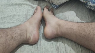 Sexy big masculine feet