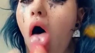 Best friend's gf sent me snapchats trying to fuck me 