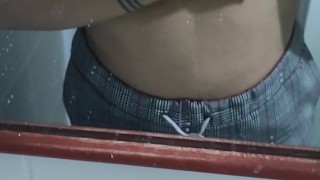 Juego con mis tetas deseando que me den duro