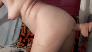 Milf enjoys multiple squirting orgasms