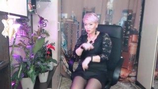 A mature webcam slutty and her hot private show