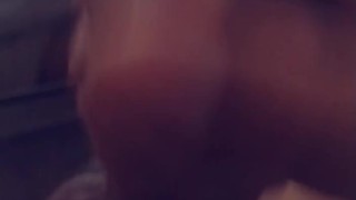 ME MASTURBO EN LA SALA Y ME VENGO EN MI MANO 