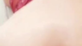 Safada gozando no anal com o marido