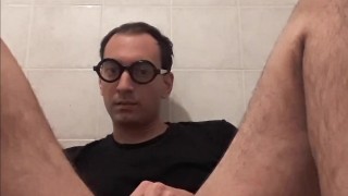 Me gusta abrirme el culo con mis juguetes y que me vean