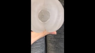 オナホールでセックスのようなオナニー