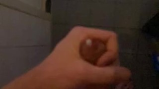Masturbate and play with myself with cumshot 