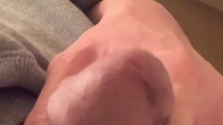 【奇形の亀頭】からおしっこが分かれて出て来るよ