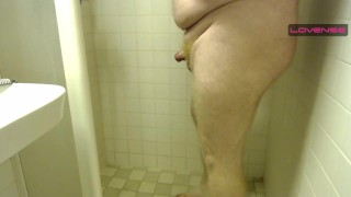 Bear cums and piss in the shower!